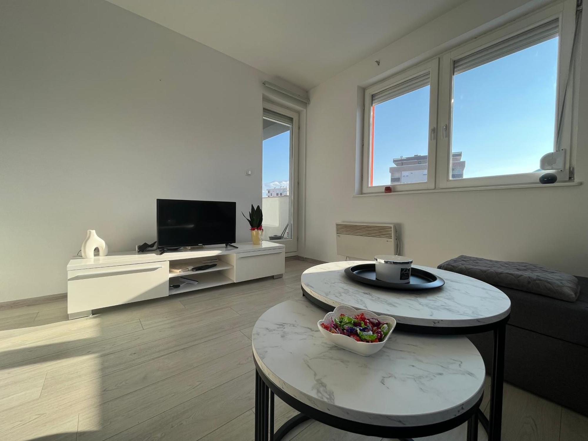 Apartman Sunny, Istocno - Lukavica Apartment *